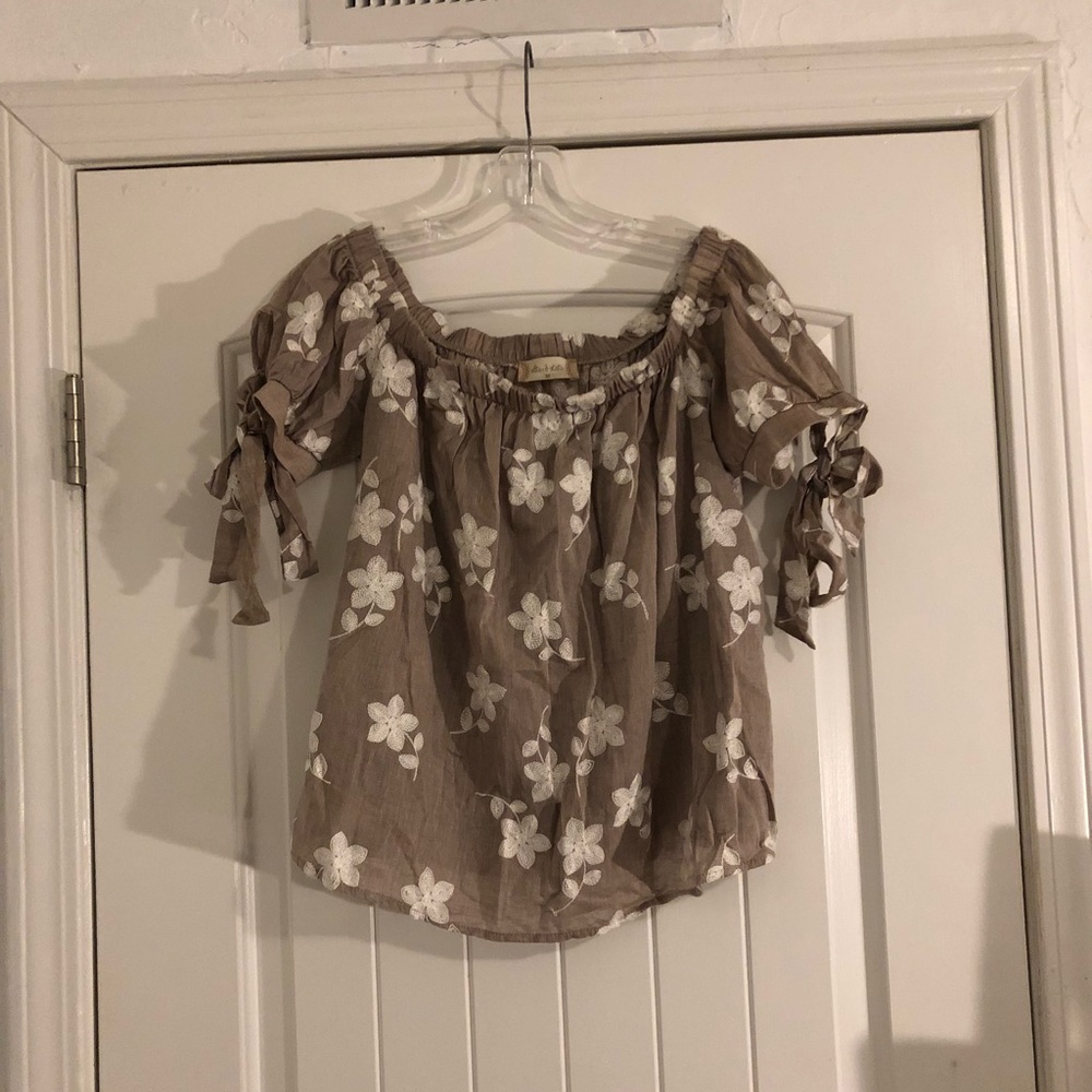 ALTARD STATE floral embroidered off the shoulder
